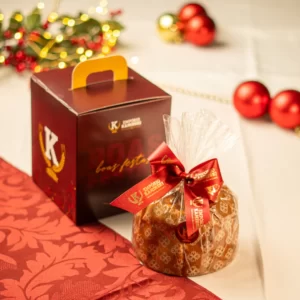 Panetone grande na caixa especial